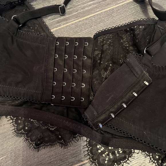 36DDD Lace Unlined Longline Bustier Bra Victoria’s Secret gently used - Picture 4 of 6